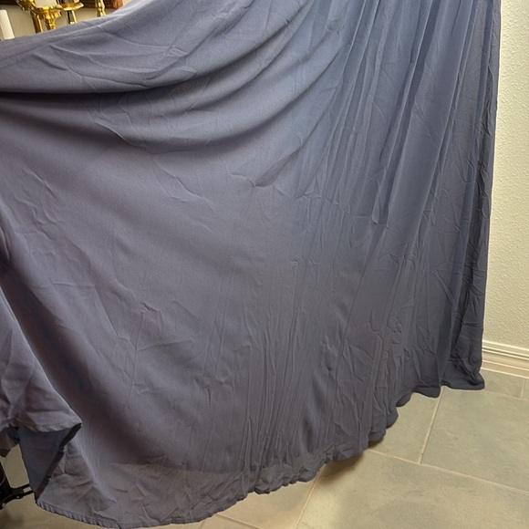 NEW, LULU’s formal maxi gown, leg slit, deep V neck, flowing chiffon dress - Picture 10 of 15